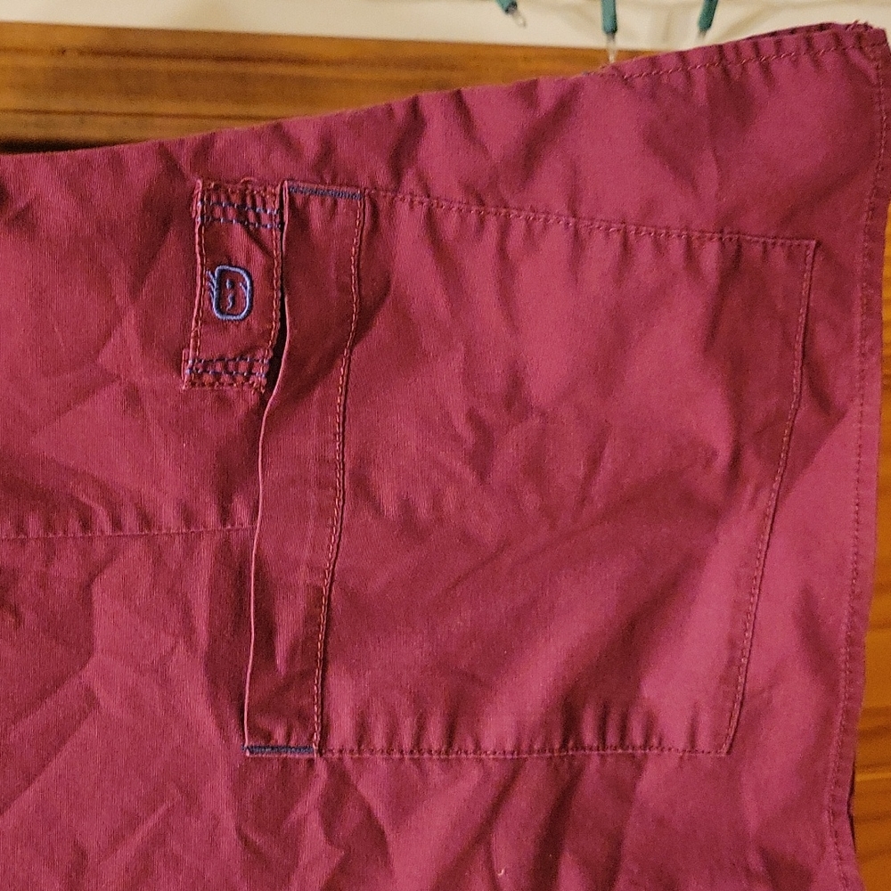 Wonder flex scrub top - Picture 3 of 6